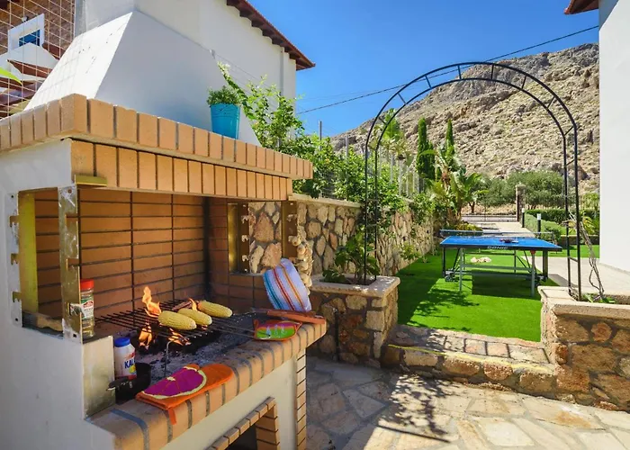 Christina Rhodes By 别墅 *