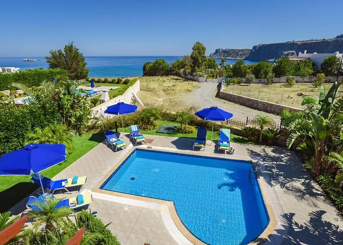 Christina Rhodes By 林都斯