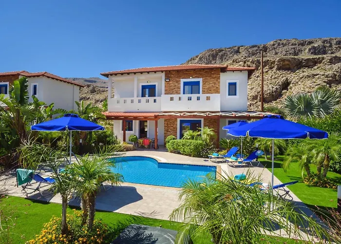 Christina Rhodes By * Líndosz